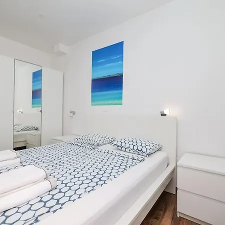 Holiday home Miri Orchid *